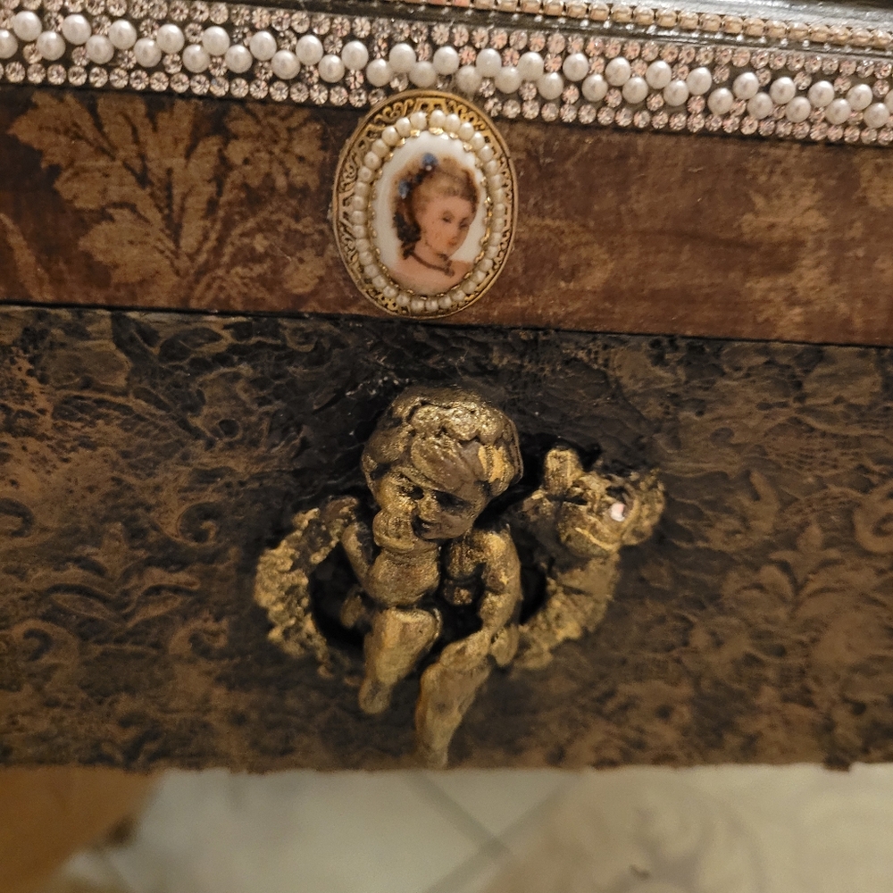 Custom Made Jewelry Box - Picture 5 of 9